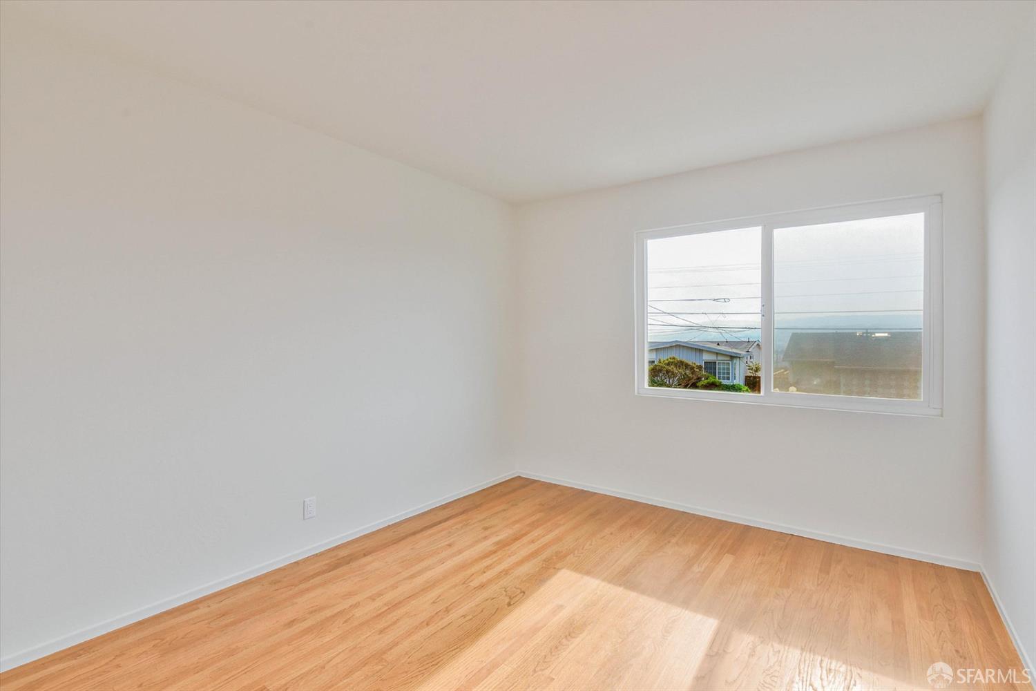 Detail Gallery Image 15 of 39 For 754 Park Way, South San Francisco,  CA 94080 - 4 Beds | 2/1 Baths