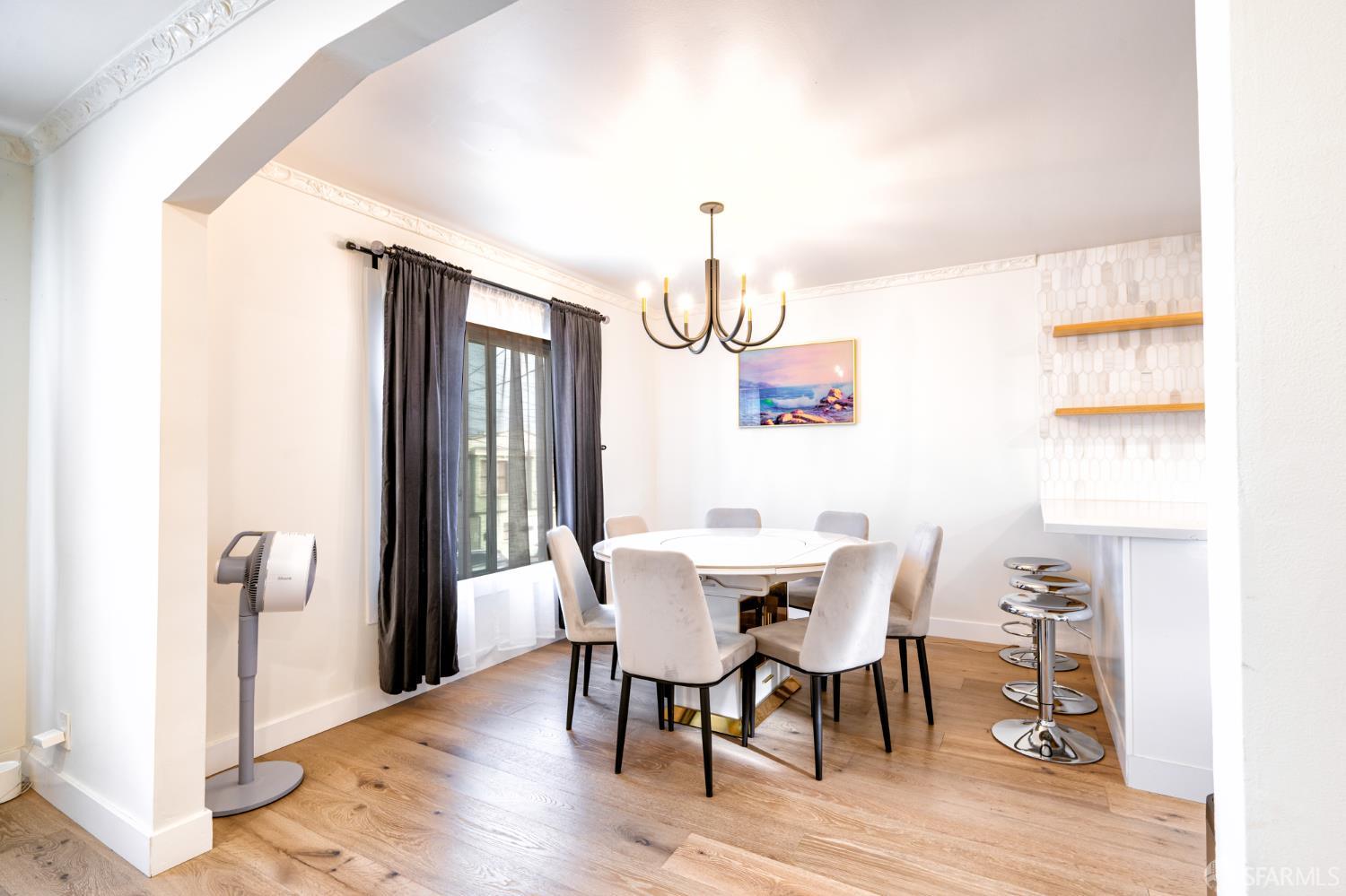 Detail Gallery Image 7 of 43 For 150 Dartmouth St, San Francisco,  CA 94134 - 5 Beds | 5 Baths