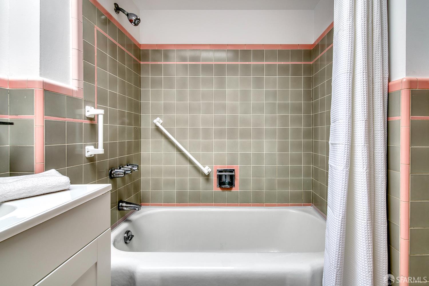 Detail Gallery Image 31 of 48 For 2314 Filbert St, San Francisco,  CA 94123 - – Beds | – Baths