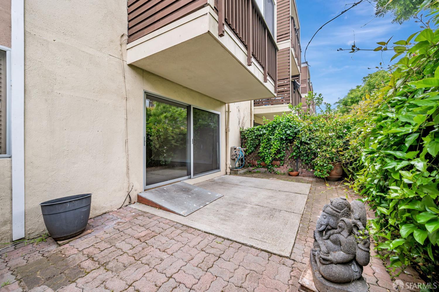 Detail Gallery Image 12 of 39 For 1530 Ofarrell St #1,  San Francisco,  CA 94115 - 3 Beds | 2 Baths