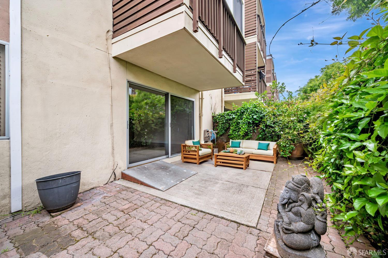 Detail Gallery Image 14 of 39 For 1530 Ofarrell St #1,  San Francisco,  CA 94115 - 3 Beds | 2 Baths