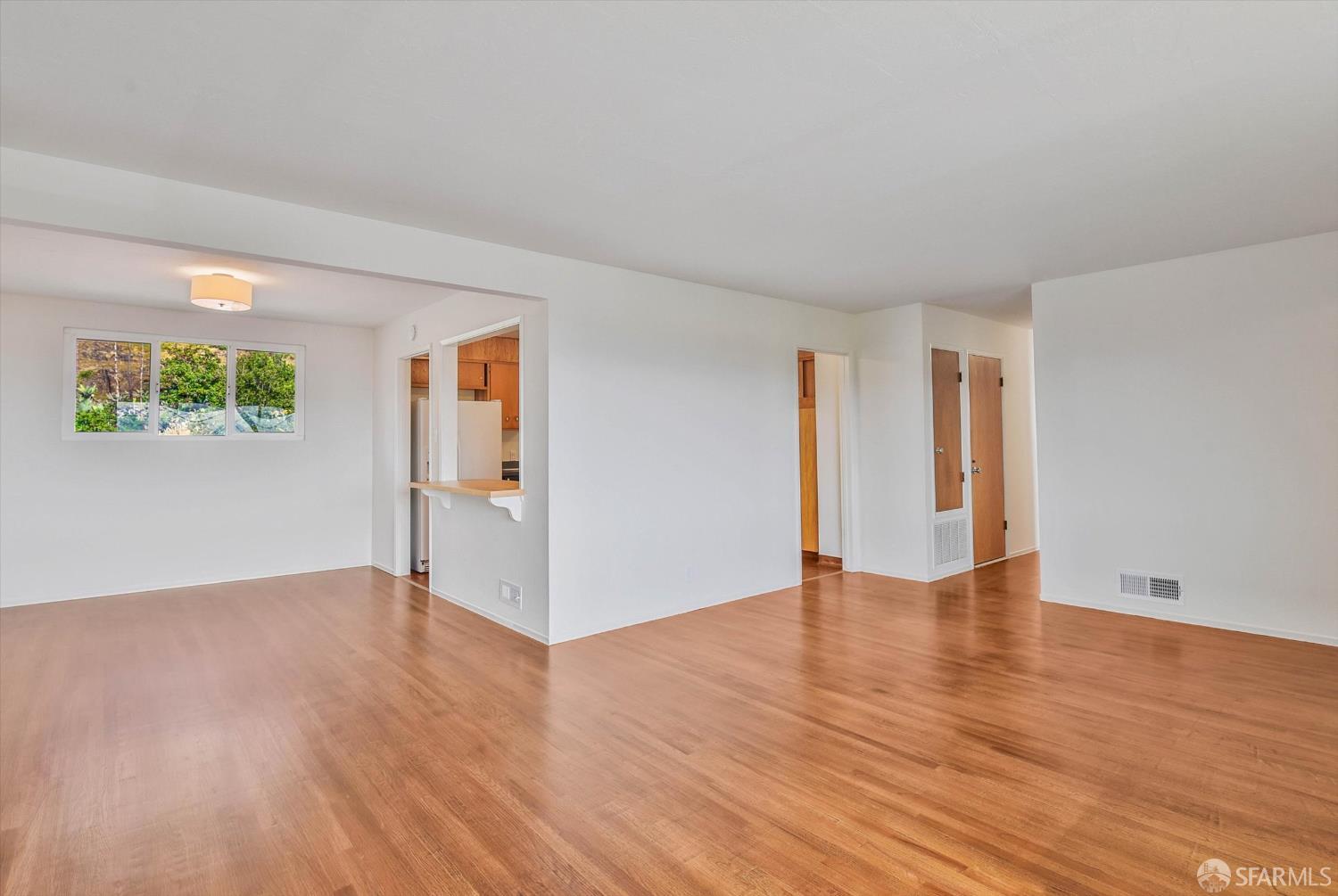 Detail Gallery Image 3 of 39 For 754 Park Way, South San Francisco,  CA 94080 - 4 Beds | 2/1 Baths