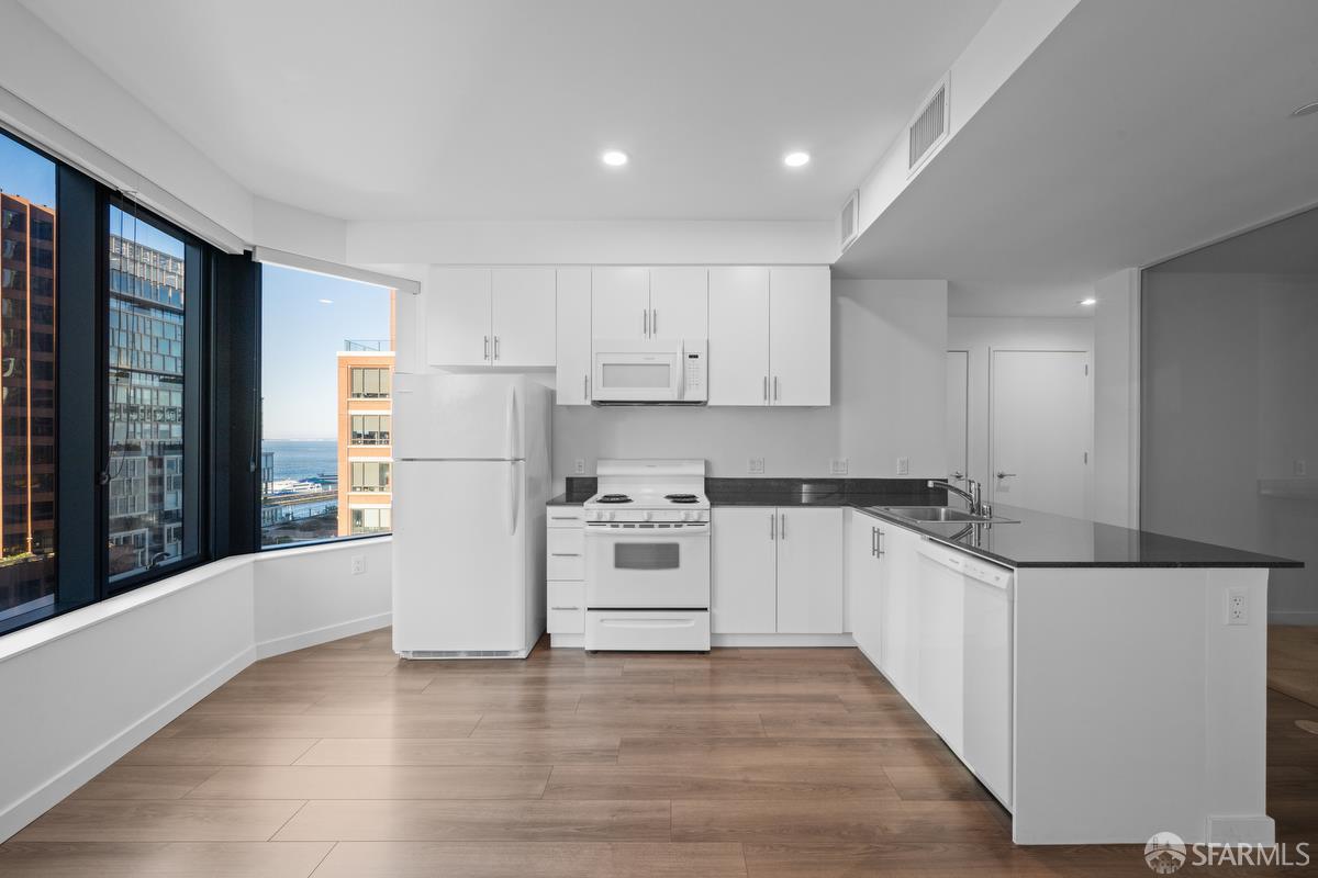 Detail Gallery Image 7 of 25 For 280 Spear St 12h,  San Francisco,  CA 94105 - 1 Beds | 1 Baths