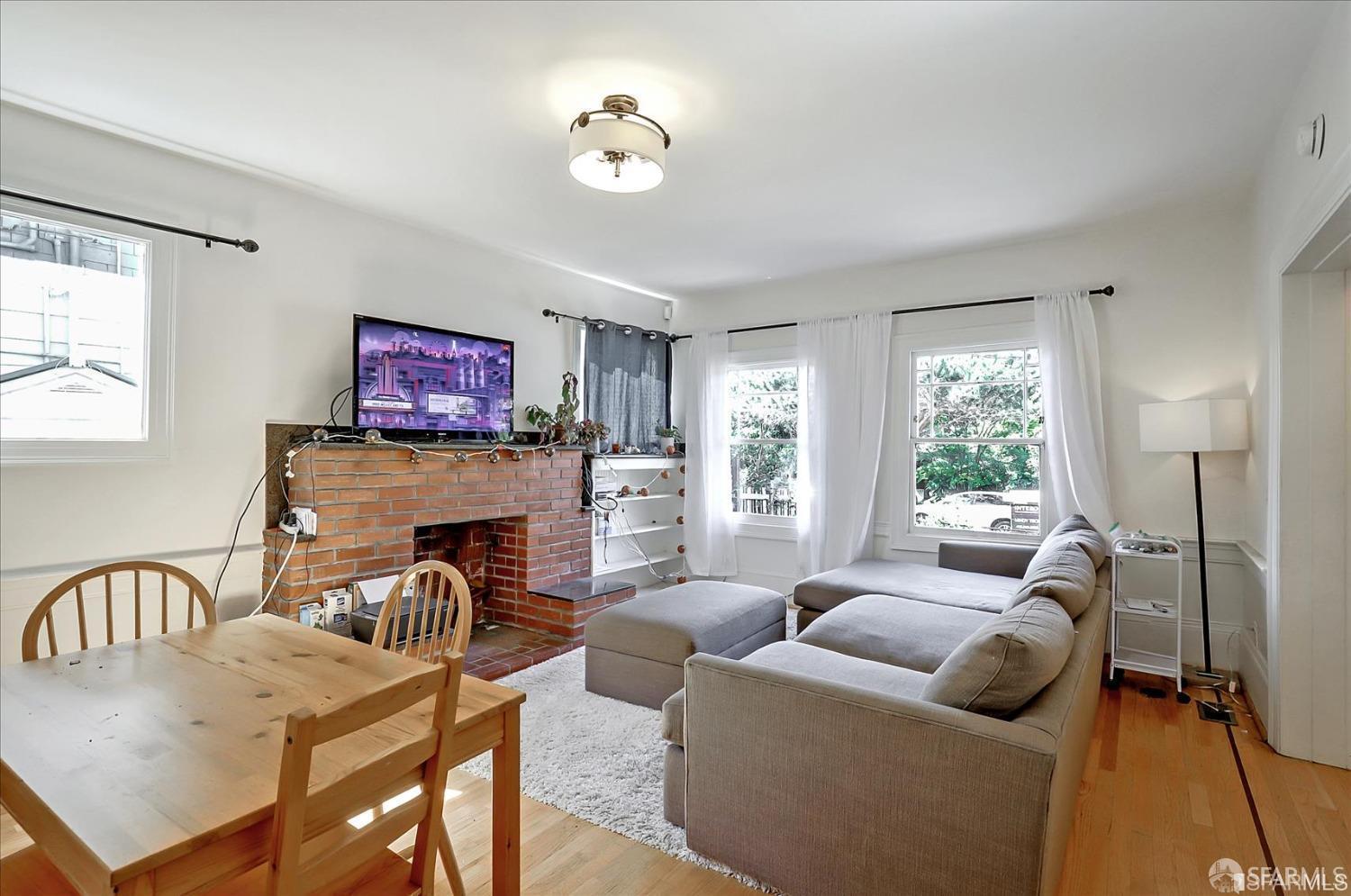 Detail Gallery Image 17 of 49 For 2535 Chilton Way, Berkeley,  CA 94704 - 4 Beds | 2 Baths