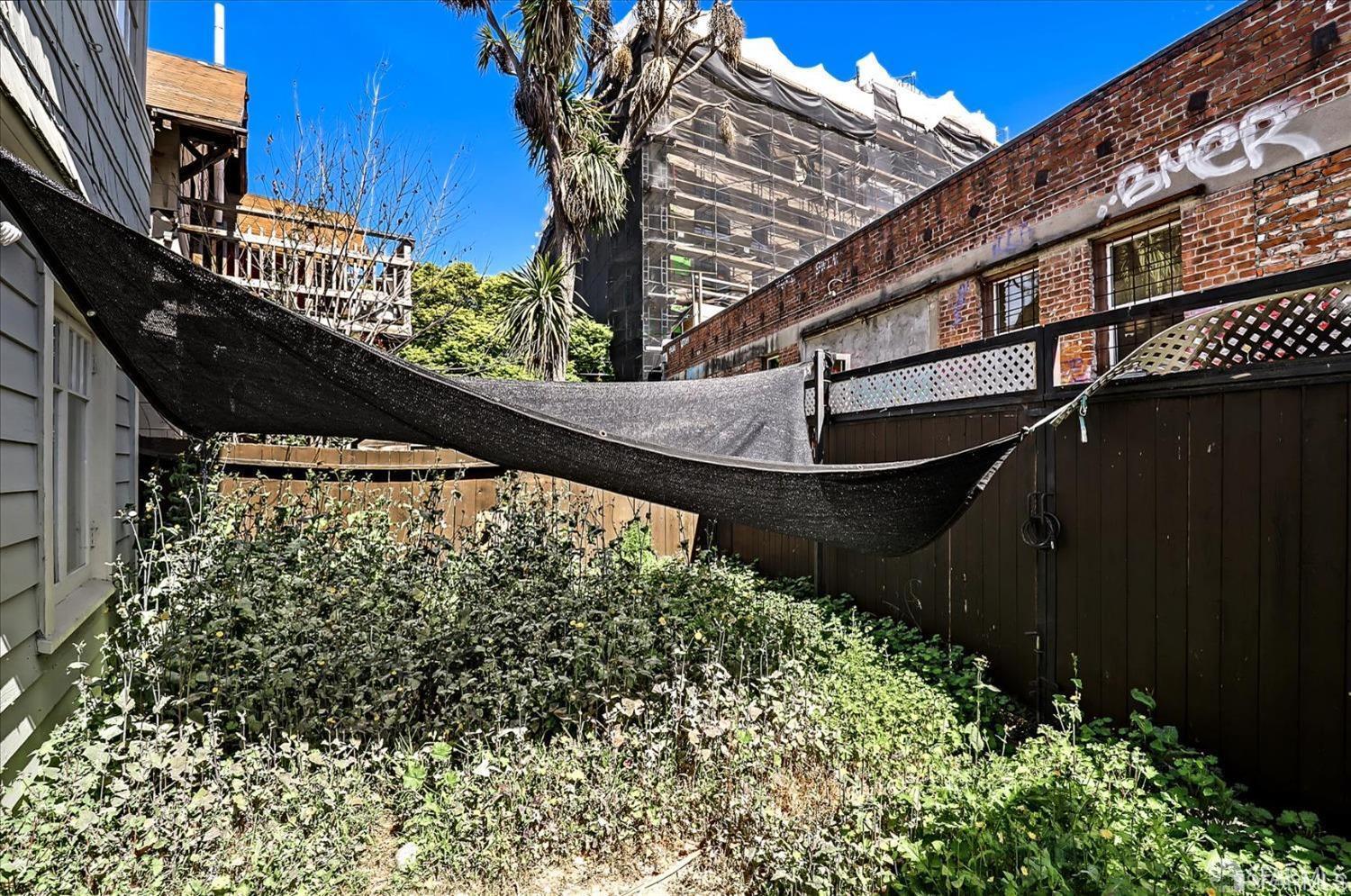 Detail Gallery Image 48 of 49 For 2535 Chilton Way, Berkeley,  CA 94704 - 4 Beds | 2 Baths