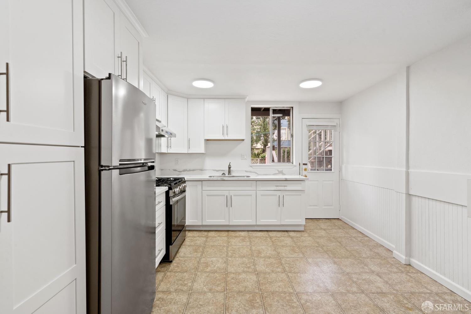 Detail Gallery Image 15 of 30 For 3864 Cesar Chavez St, San Francisco,  CA 94131 - – Beds | – Baths