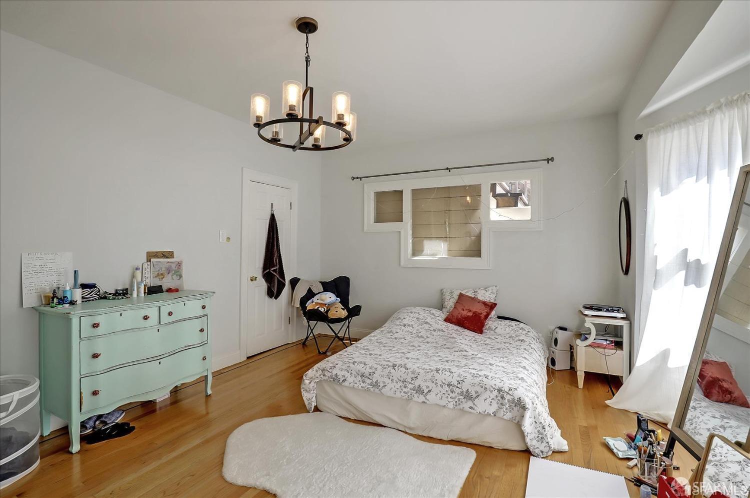 Detail Gallery Image 26 of 49 For 2535 Chilton Way, Berkeley,  CA 94704 - 4 Beds | 2 Baths