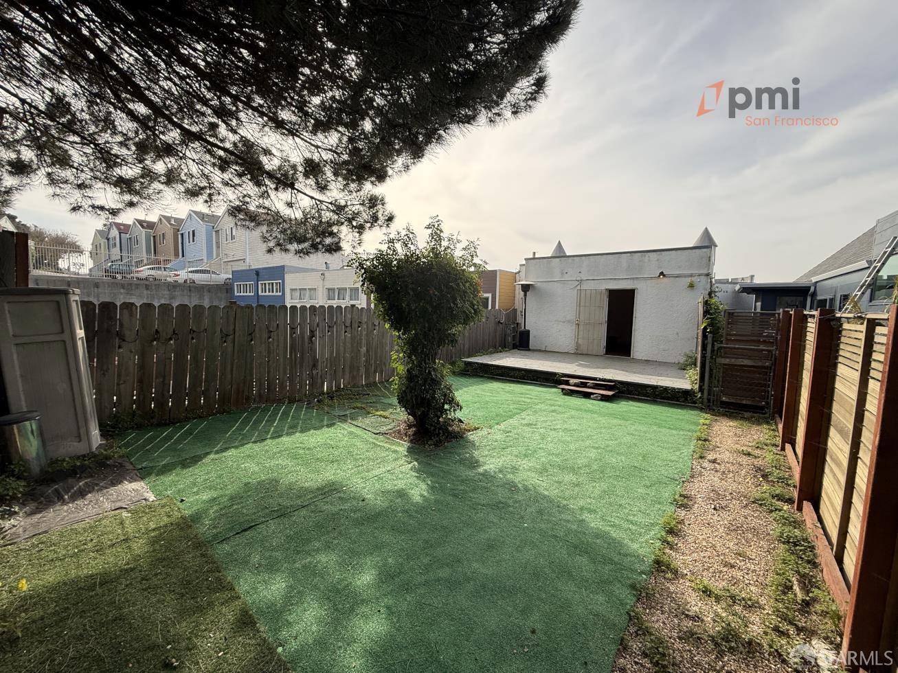 Detail Gallery Image 10 of 14 For 1414 Newcomb Ave, San Francisco,  CA 94124 - 1 Beds | 1 Baths