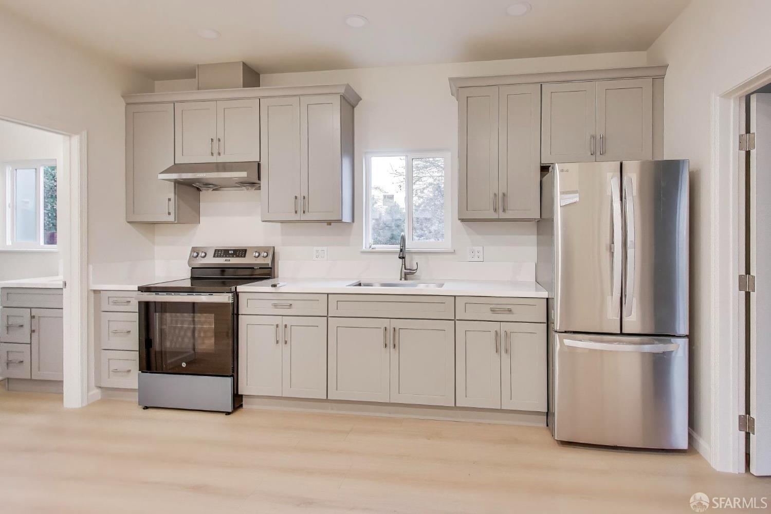 Detail Gallery Image 3 of 21 For 1364 E 27th St, Oakland,  CA 94606 - – Beds | – Baths