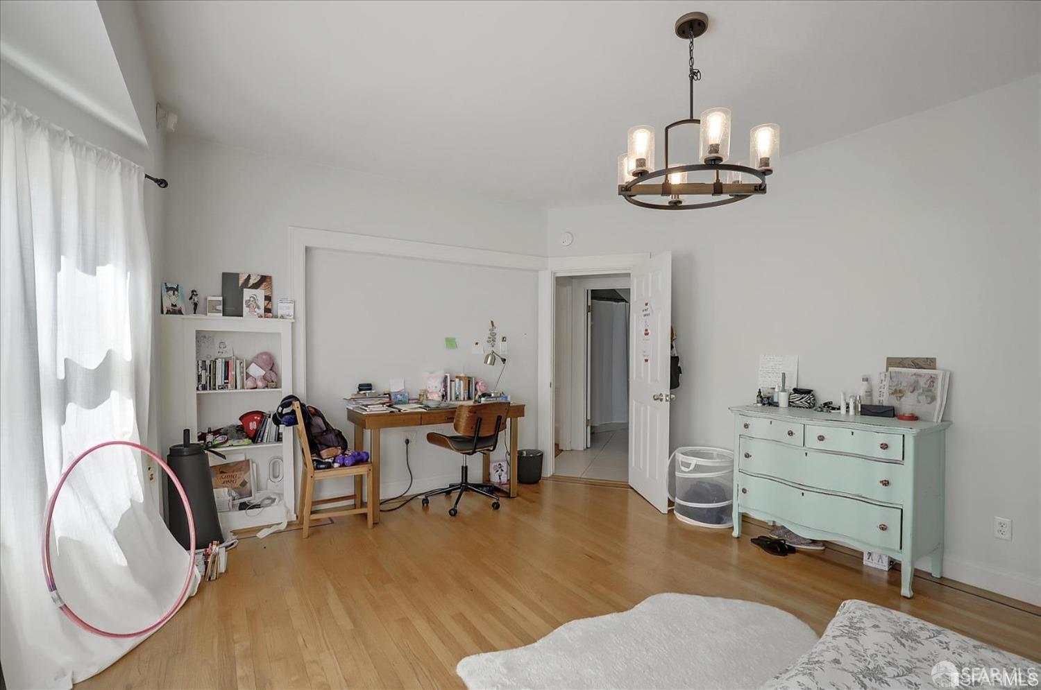 Detail Gallery Image 28 of 49 For 2535 Chilton Way, Berkeley,  CA 94704 - 4 Beds | 2 Baths