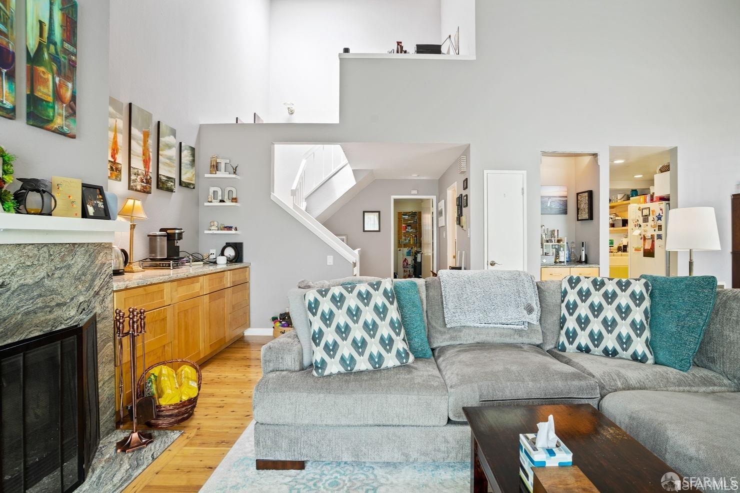 Detail Gallery Image 4 of 34 For 106 Quail Point Cir, San Bruno,  CA 94066 - 3 Beds | 2 Baths