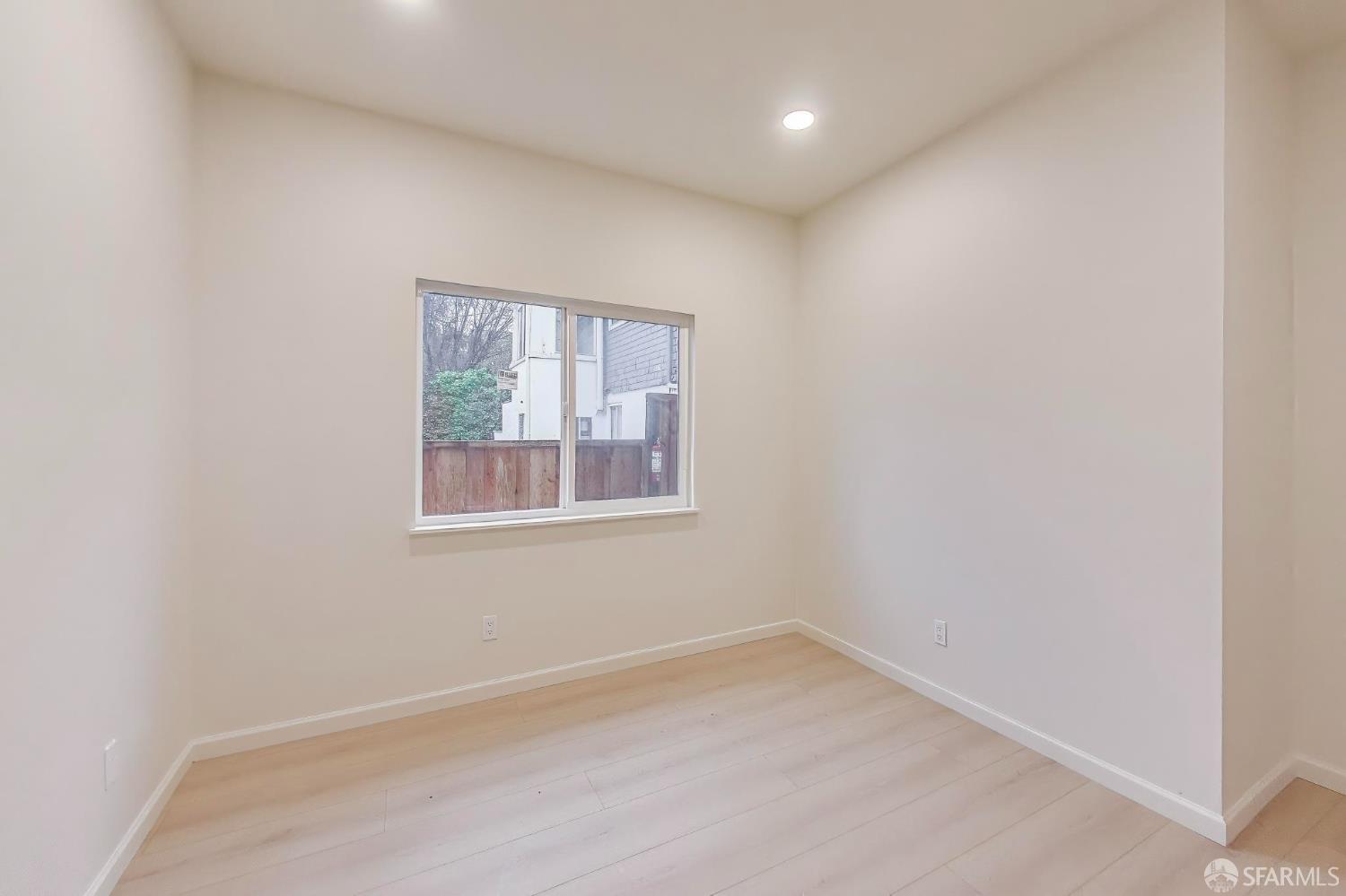 Detail Gallery Image 15 of 21 For 1364 E 27th St, Oakland,  CA 94606 - – Beds | – Baths