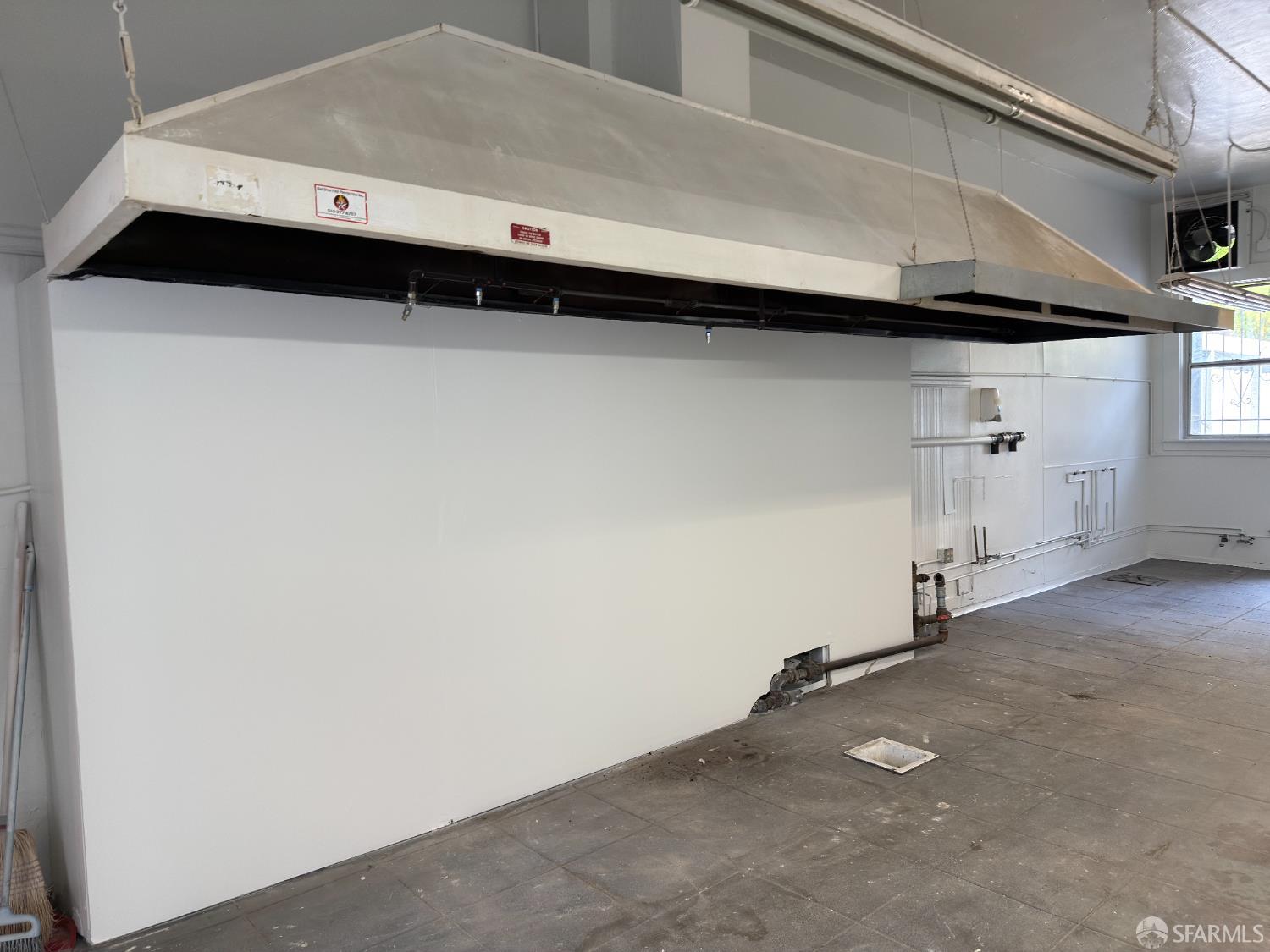 Detail Gallery Image 8 of 32 For 4843 Mission St, San Francisco,  CA 94112 - – Beds | – Baths