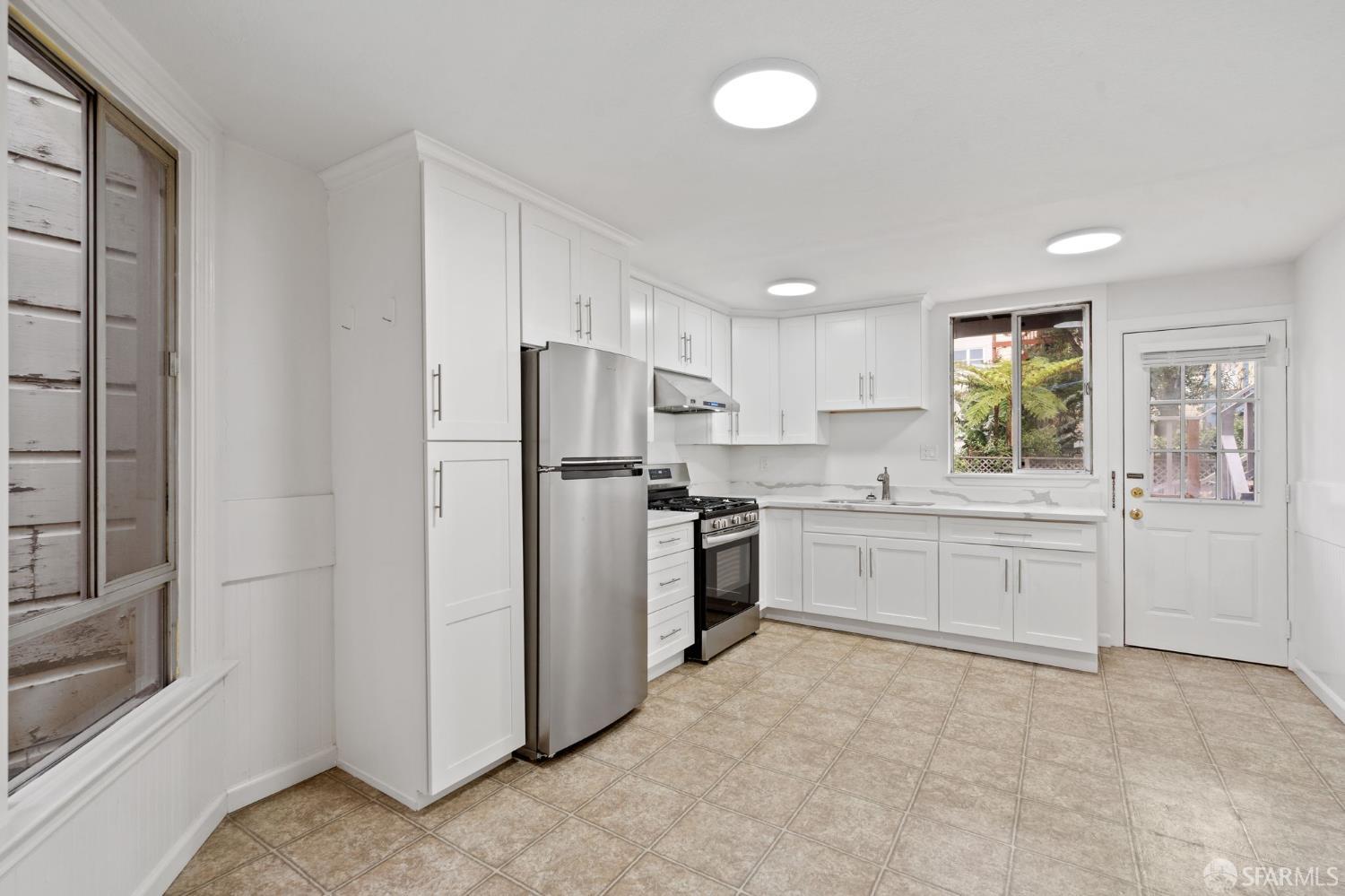 Detail Gallery Image 14 of 30 For 3864 Cesar Chavez St, San Francisco,  CA 94131 - – Beds | – Baths