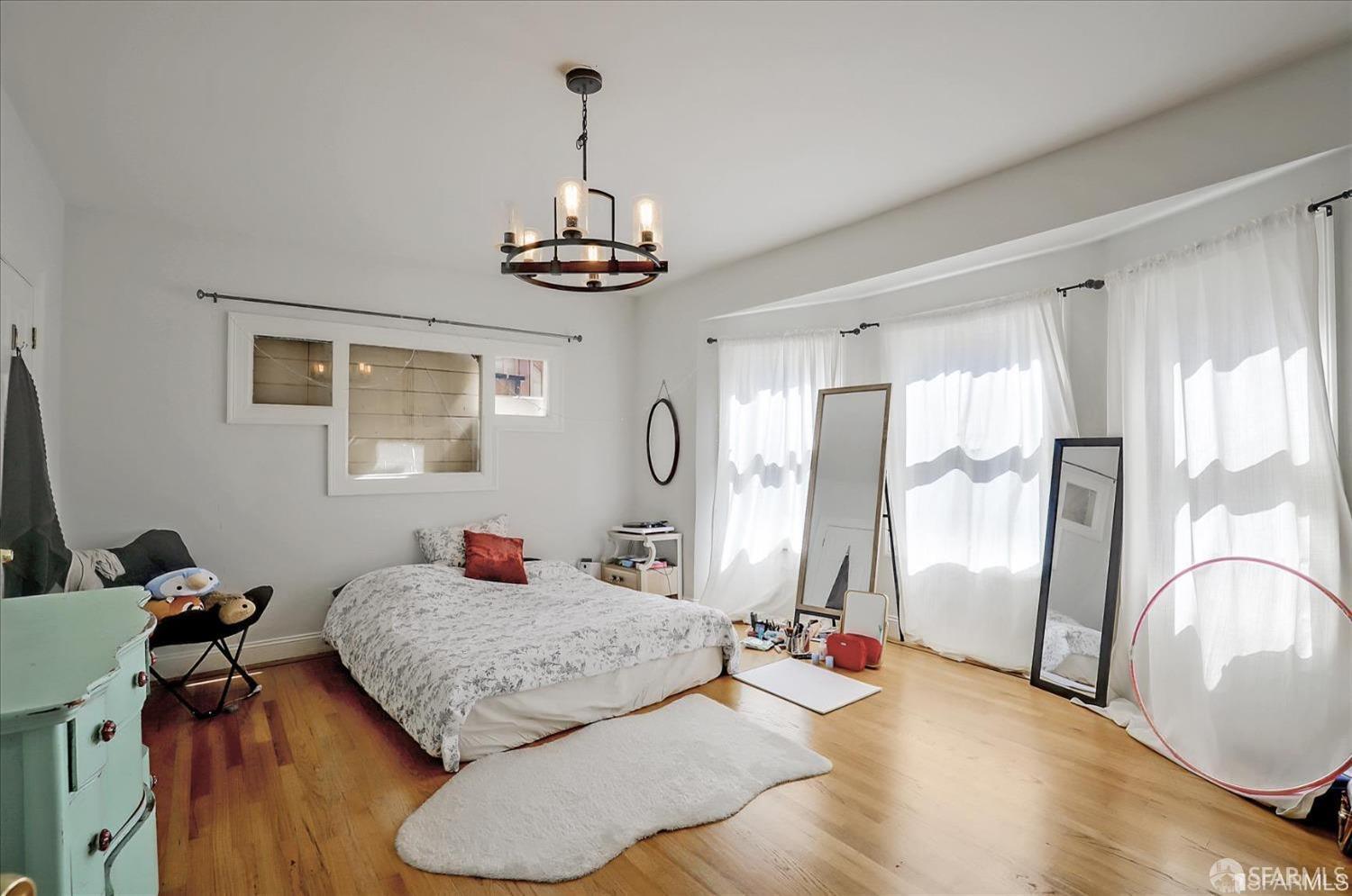 Detail Gallery Image 25 of 49 For 2535 Chilton Way, Berkeley,  CA 94704 - 4 Beds | 2 Baths