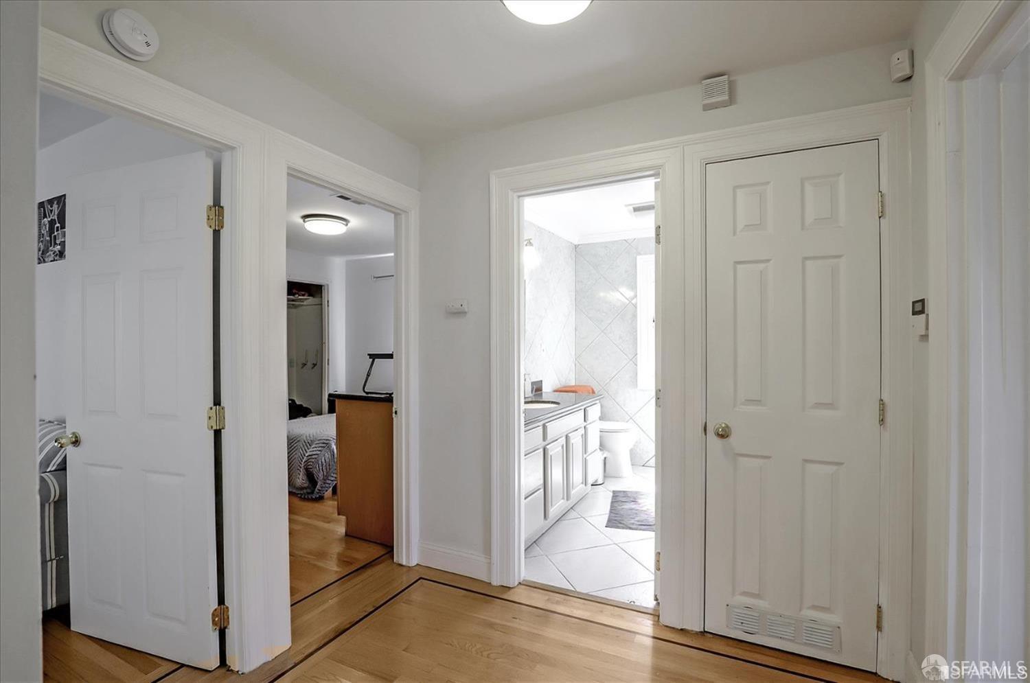 Detail Gallery Image 23 of 49 For 2535 Chilton Way, Berkeley,  CA 94704 - 4 Beds | 2 Baths