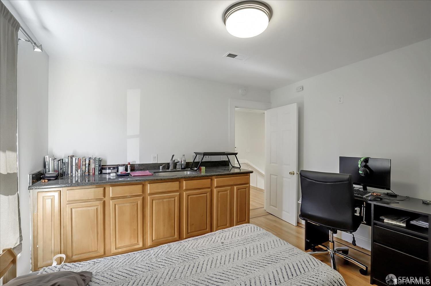 Detail Gallery Image 35 of 49 For 2535 Chilton Way, Berkeley,  CA 94704 - 4 Beds | 2 Baths