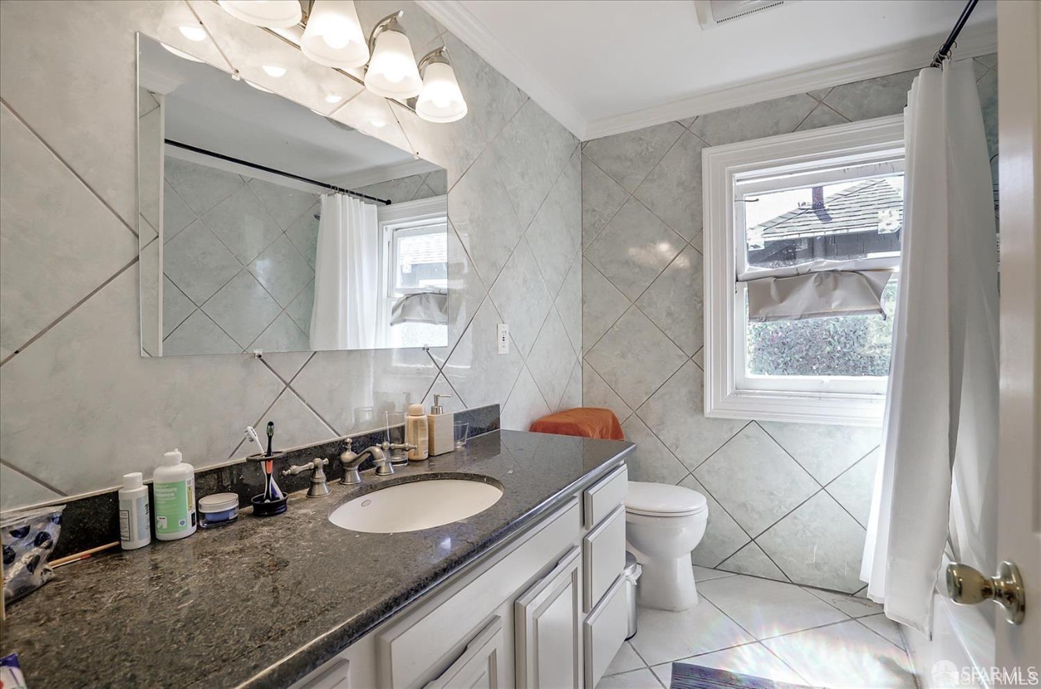 Detail Gallery Image 42 of 49 For 2535 Chilton Way, Berkeley,  CA 94704 - 4 Beds | 2 Baths