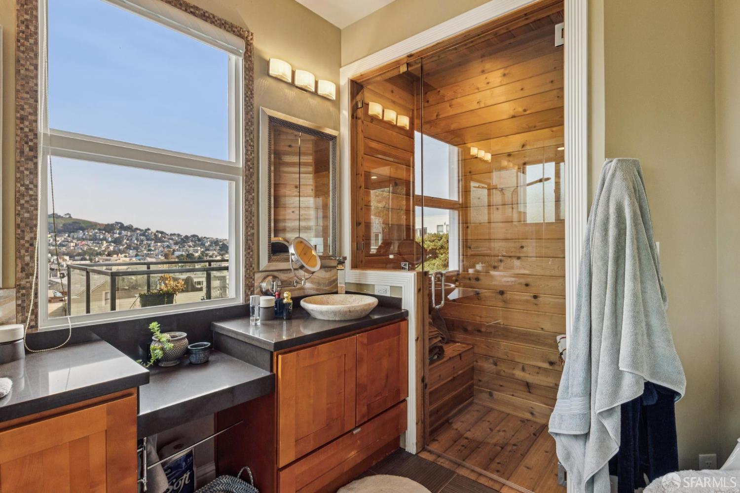 Detail Gallery Image 12 of 37 For 440 29th St, San Francisco,  CA 94131 - 3 Beds | 2/1 Baths