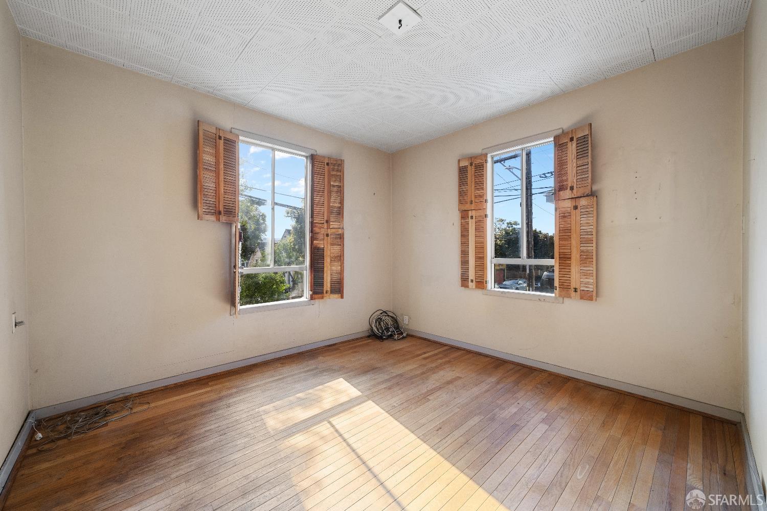 Detail Gallery Image 8 of 15 For 287 Moultrie St, San Francisco,  CA 94110 - 2 Beds | 1 Baths