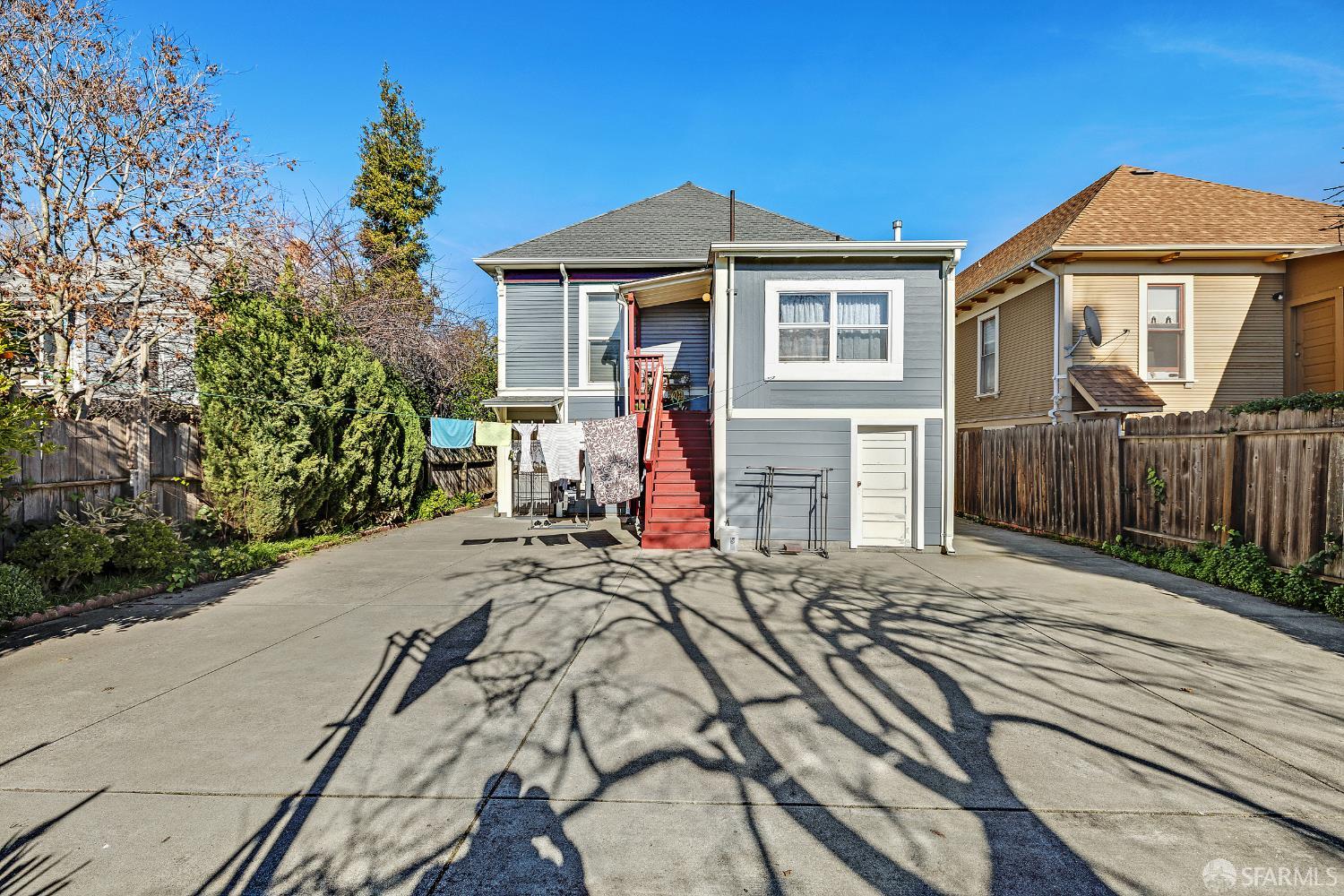 Detail Gallery Image 41 of 51 For 2136 Pacific Ave, Alameda,  CA 94501 - 7 Beds | 4 Baths