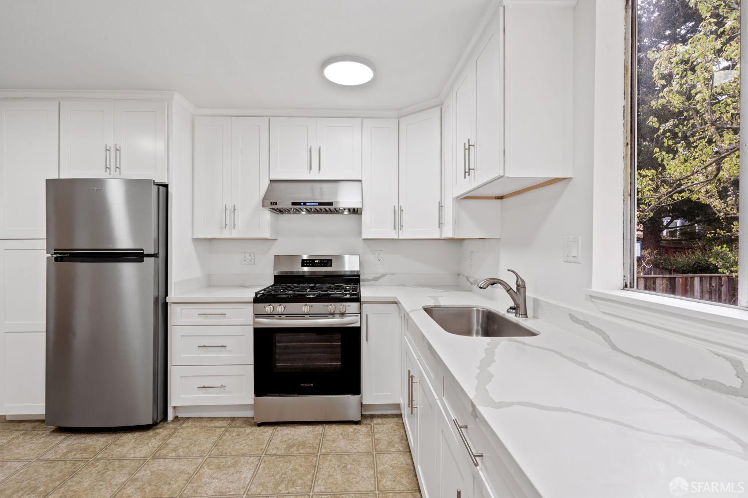 Detail Gallery Image 16 of 30 For 3864 Cesar Chavez St, San Francisco,  CA 94131 - – Beds | – Baths