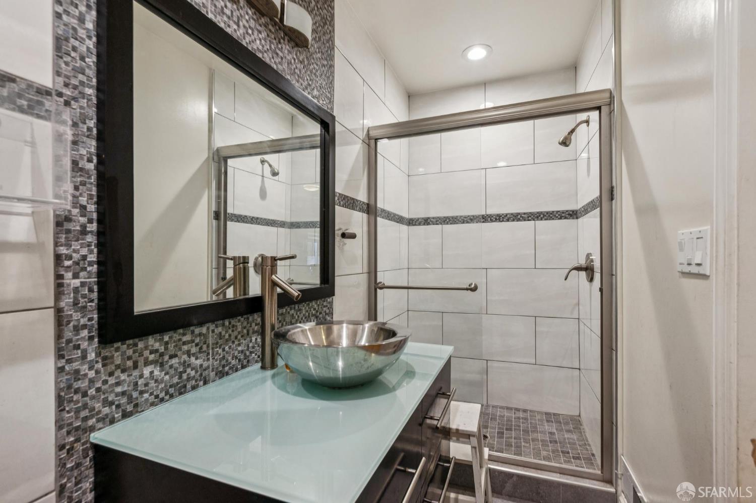 Detail Gallery Image 11 of 26 For 442 29th St, San Francisco,  CA 94131 - 4 Beds | 2/1 Baths
