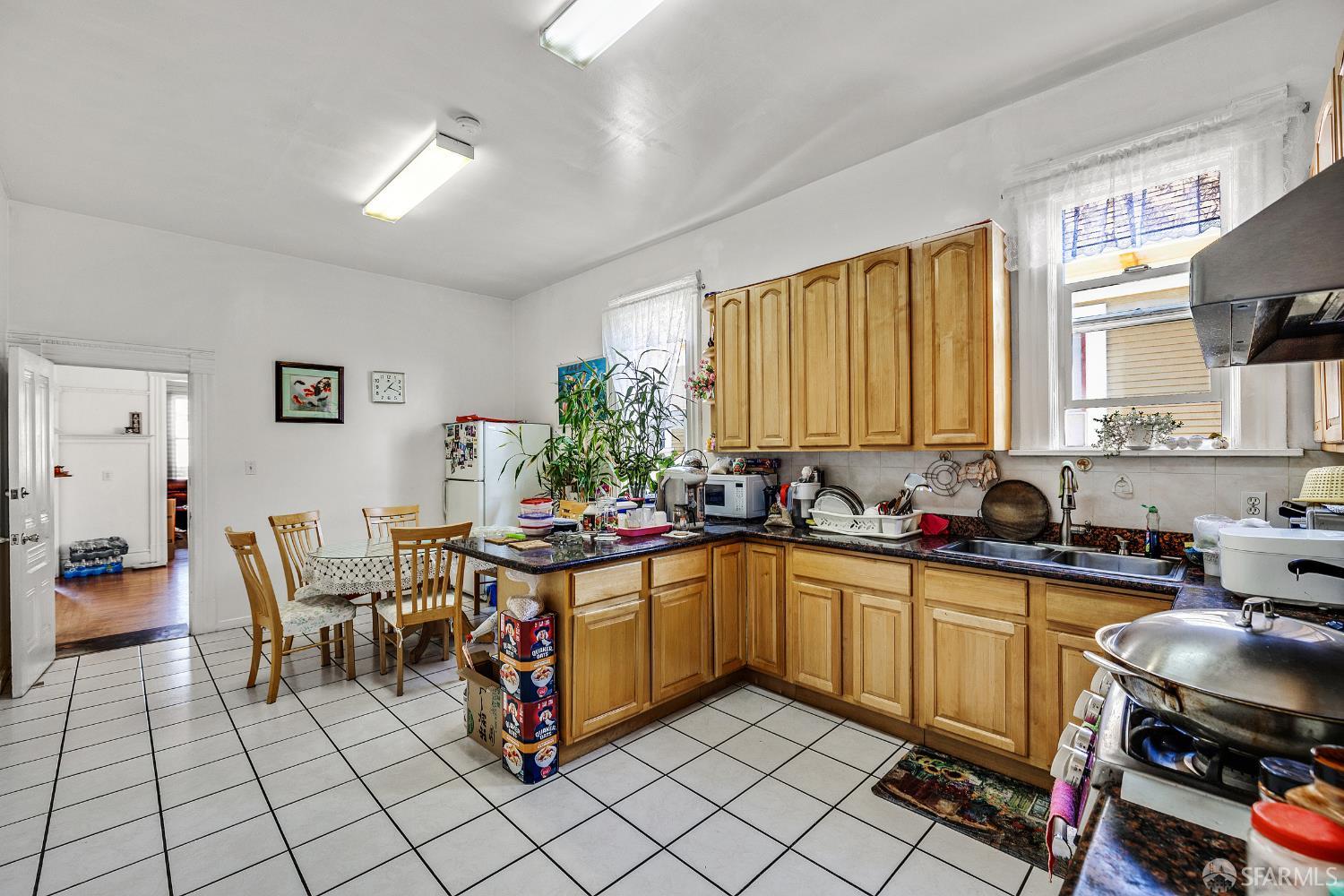 Detail Gallery Image 19 of 51 For 2136 Pacific Ave, Alameda,  CA 94501 - 7 Beds | 4 Baths