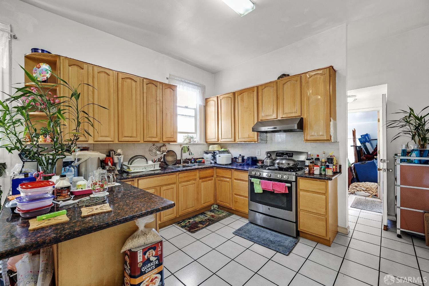 Detail Gallery Image 20 of 51 For 2136 Pacific Ave, Alameda,  CA 94501 - 7 Beds | 4 Baths