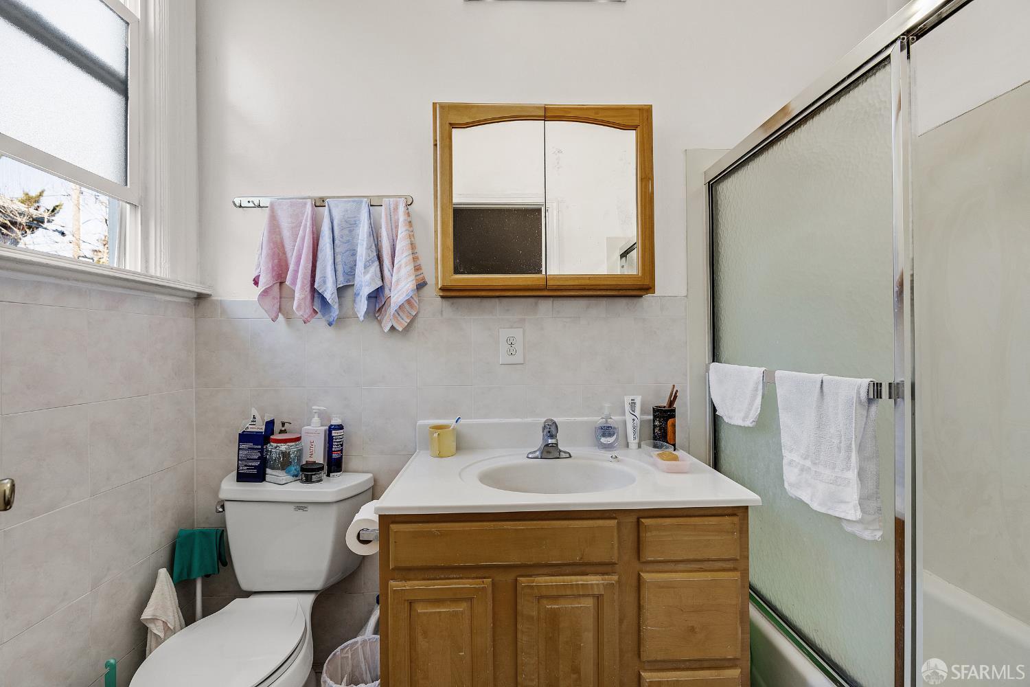 Detail Gallery Image 23 of 51 For 2136 Pacific Ave, Alameda,  CA 94501 - 7 Beds | 4 Baths