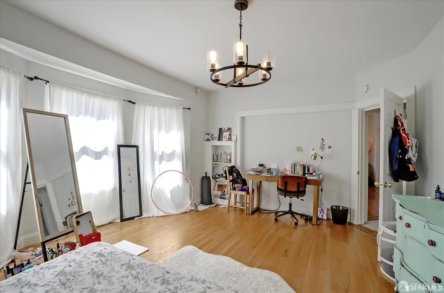 Detail Gallery Image 27 of 49 For 2535 Chilton Way, Berkeley,  CA 94704 - 4 Beds | 2 Baths