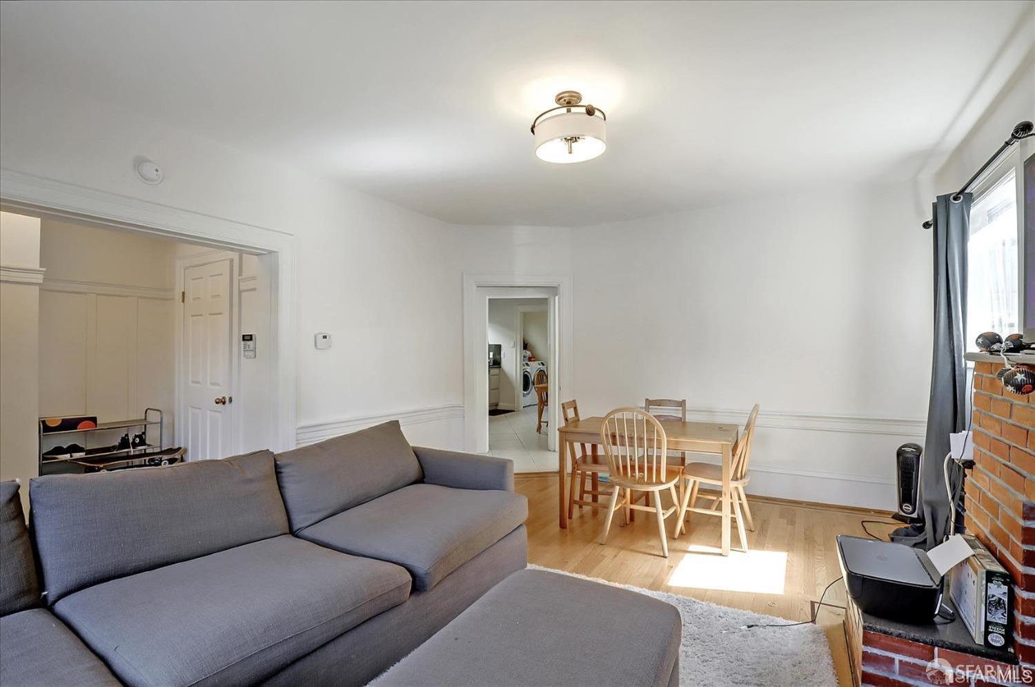 Detail Gallery Image 12 of 49 For 2535 Chilton Way, Berkeley,  CA 94704 - 4 Beds | 2 Baths