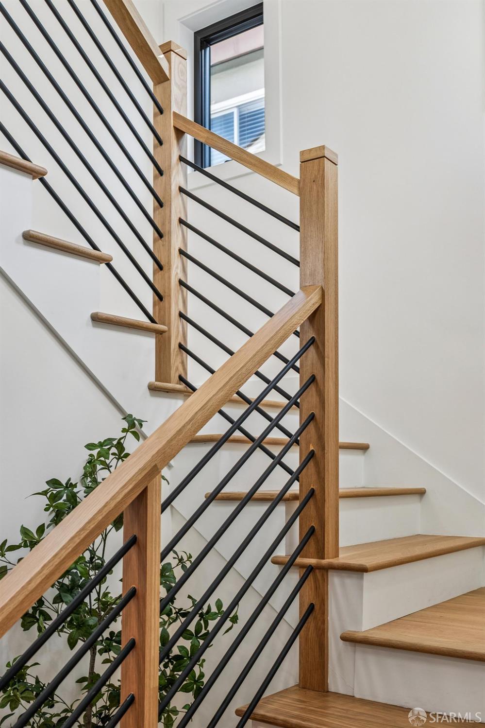 Detail Gallery Image 35 of 73 For 2411 Sixth St, Berkeley,  CA 94710 - 4 Beds | 4 Baths