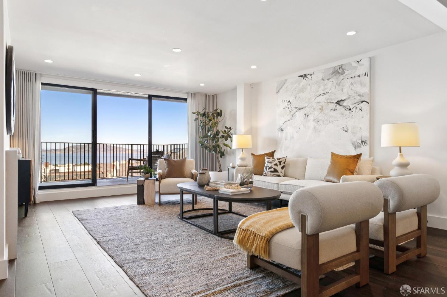 Browse active condo listings in PACIFIC HEIGHTS