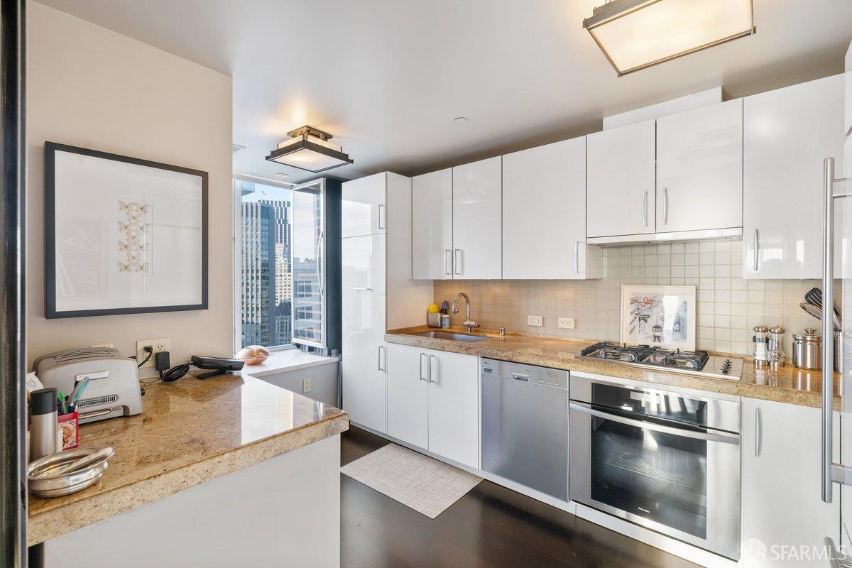 Photo #13: 426100716 Listing: Photo #13