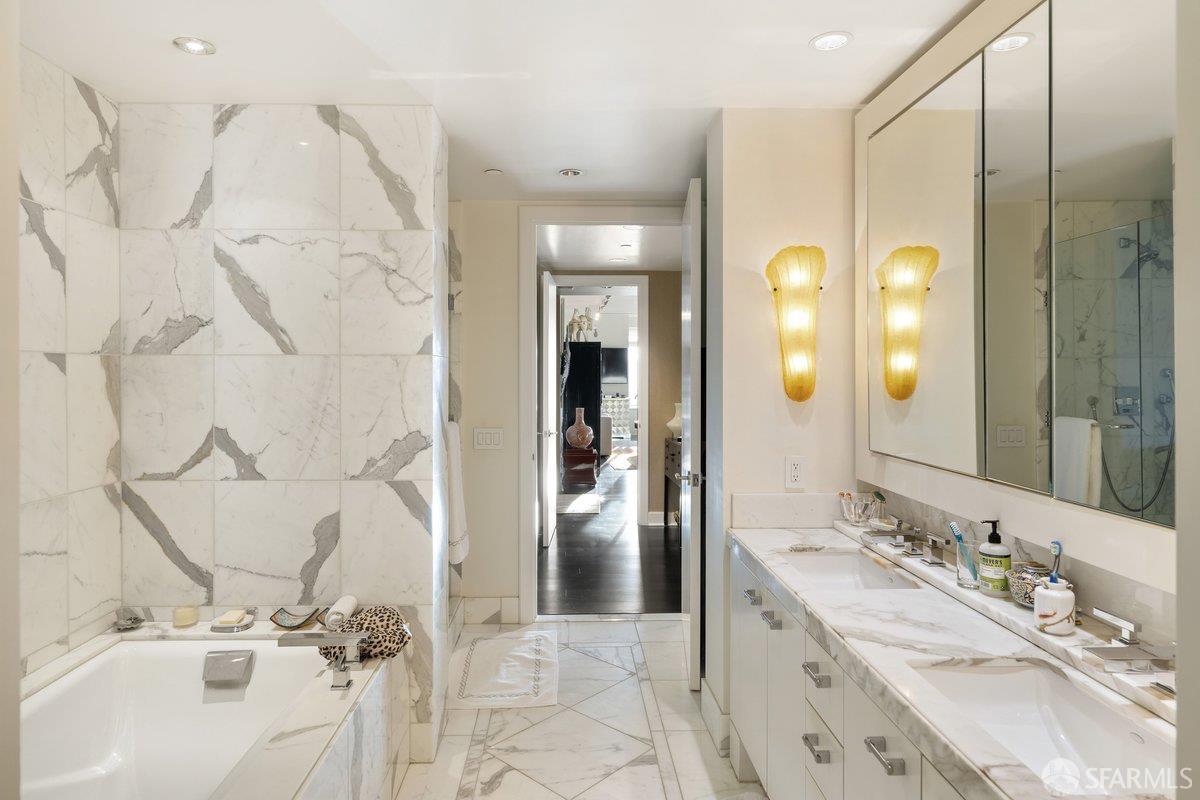 Photo #25: 426100716 Listing: Photo #25