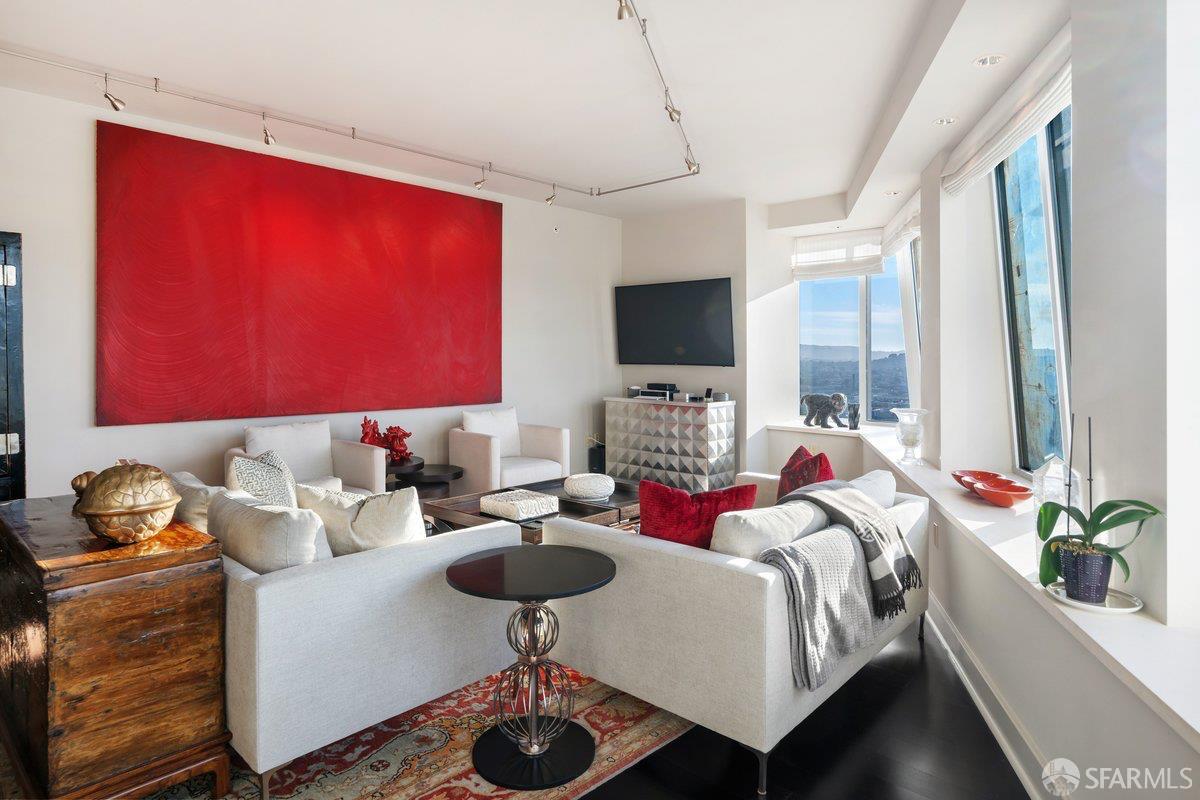 Photo #4: 426100716 Listing: Photo #4