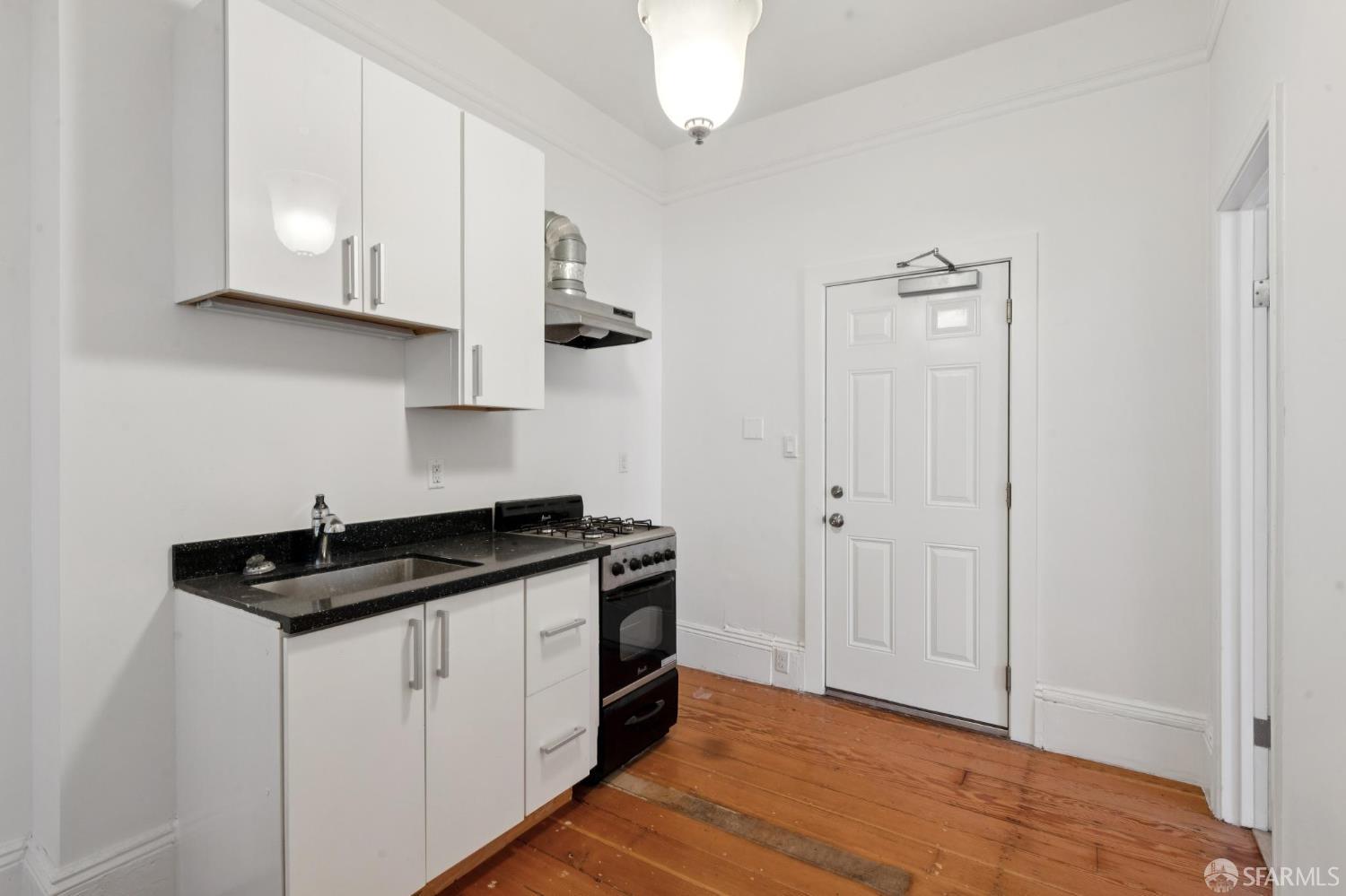 Detail Gallery Image 8 of 32 For 2906 Folsom St, San Francisco,  CA 94110 - – Beds | – Baths