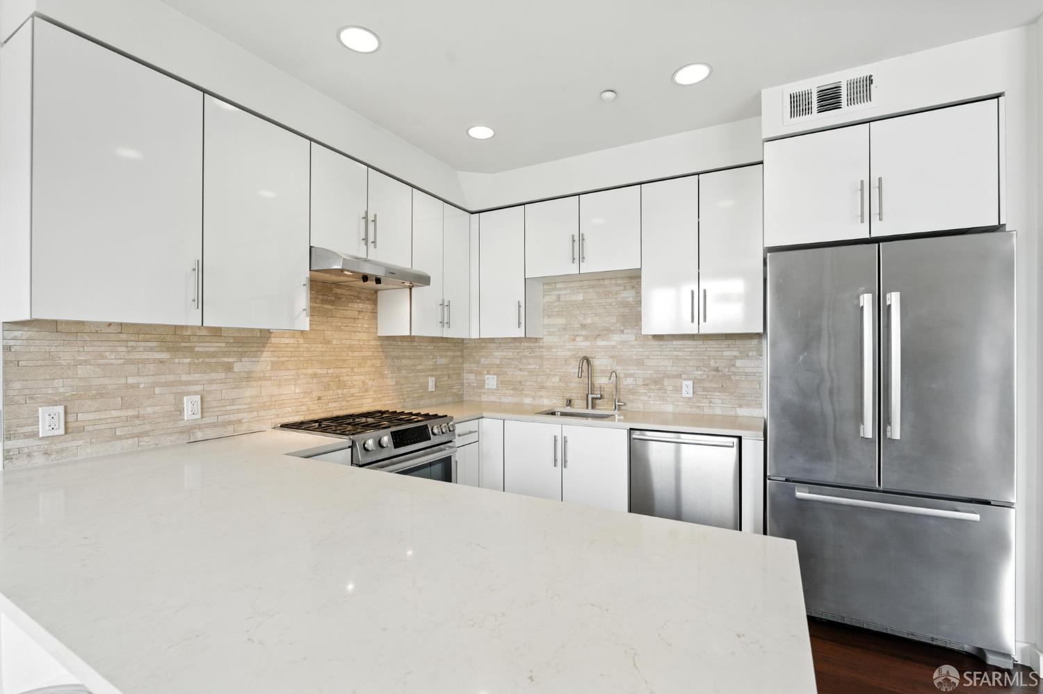 Photo #14: 426100928 Listing: Photo #14