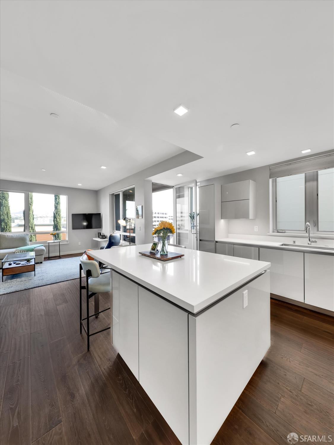 Detail Gallery Image 4 of 44 For 1727 Lacassie Ave 4d,  Walnut Creek,  CA 94596 - 2 Beds | 2 Baths