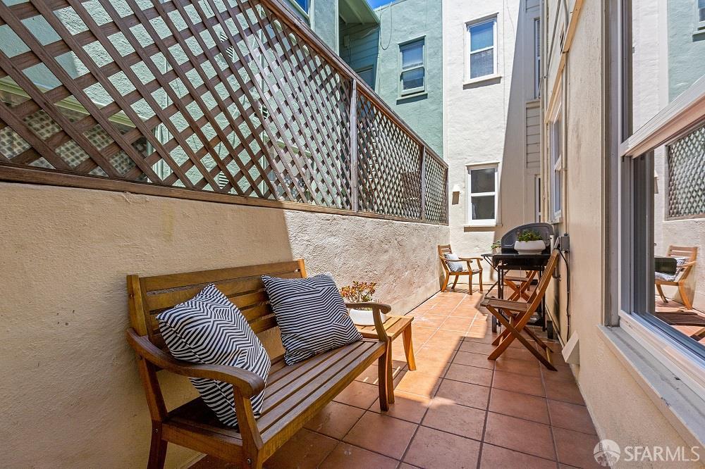 Detail Gallery Image 3 of 12 For 228 Mallorca Way, San Francisco,  CA 94123 - 3 Beds | 2 Baths