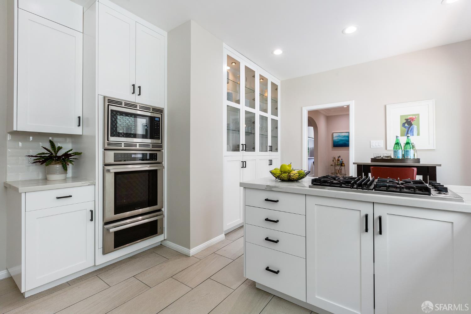 Detail Gallery Image 6 of 12 For 228 Mallorca Way, San Francisco,  CA 94123 - 3 Beds | 2 Baths