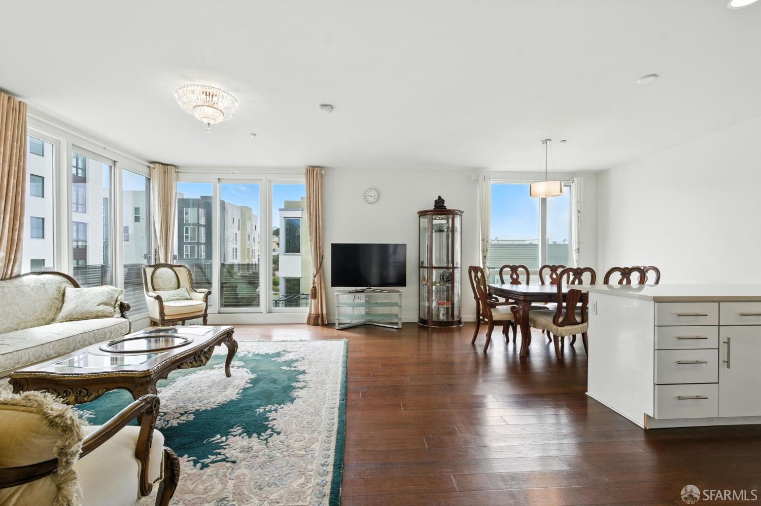 Photo #6: 426100928 Listing: Photo #6