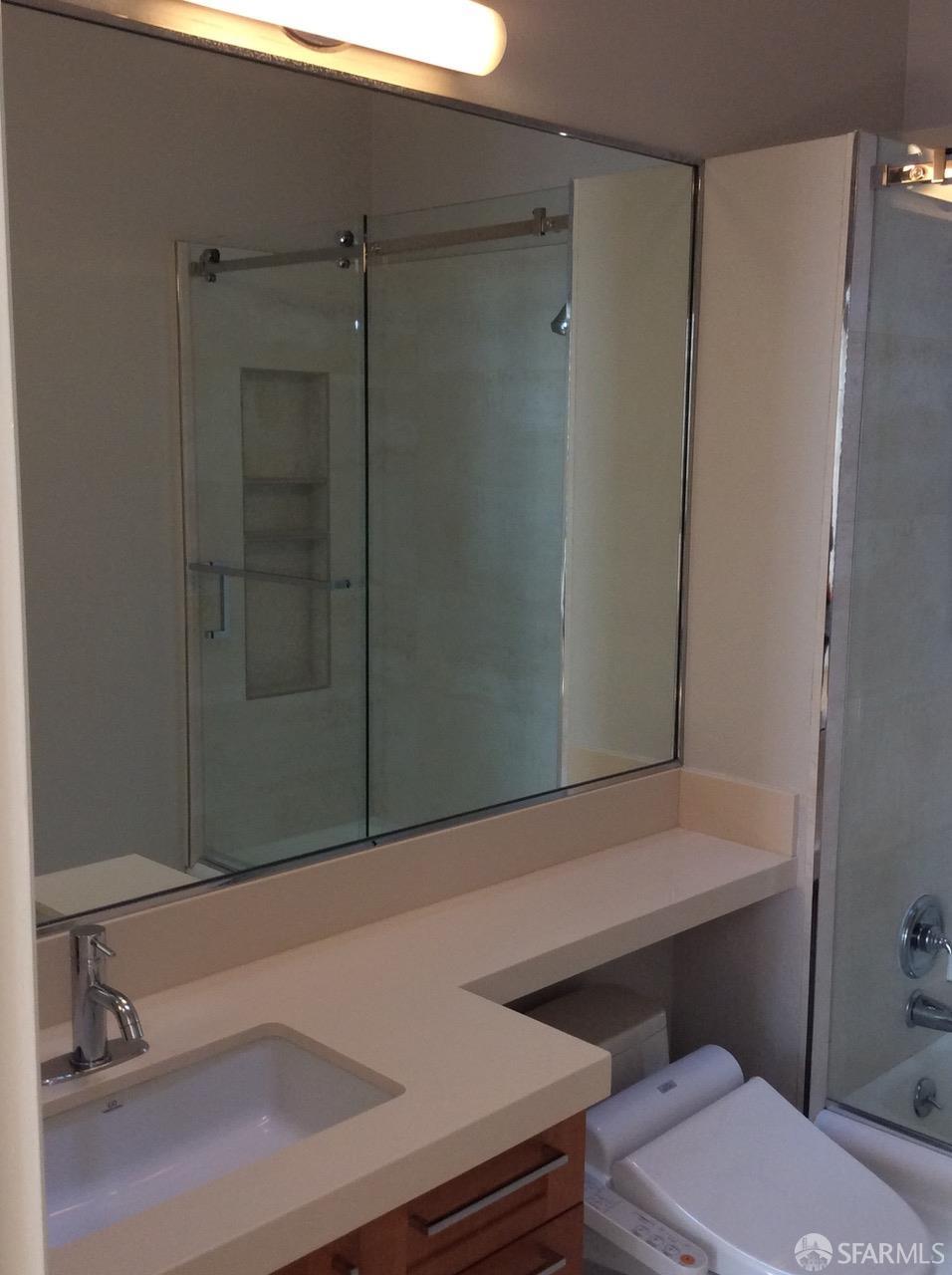 Detail Gallery Image 13 of 17 For 1590 Lyon St, San Francisco,  CA 94115 - 3 Beds | 2 Baths