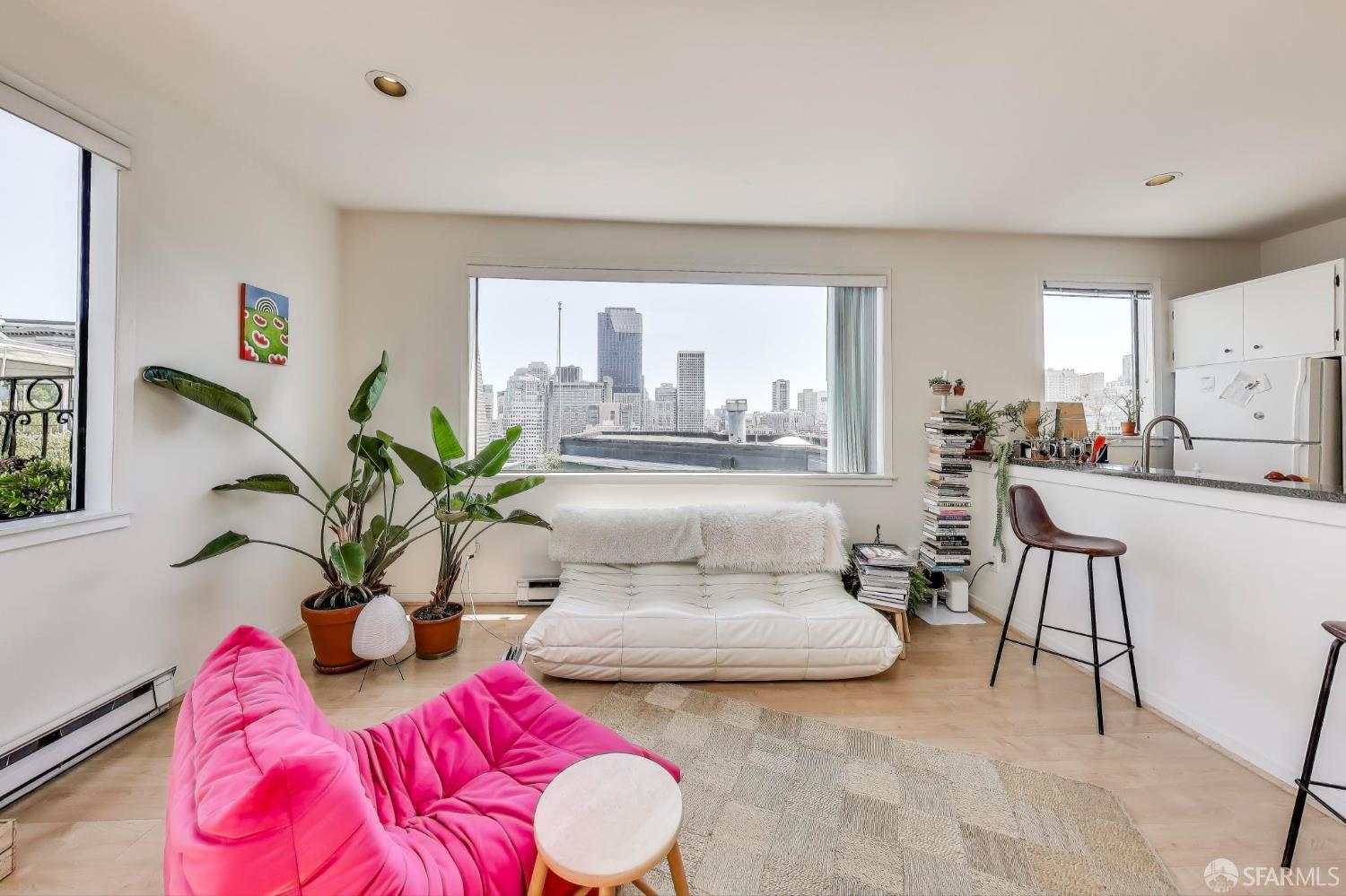 Detail Gallery Image 4 of 39 For 1217 Kearny St, San Francisco,  CA 94133 - – Beds | – Baths