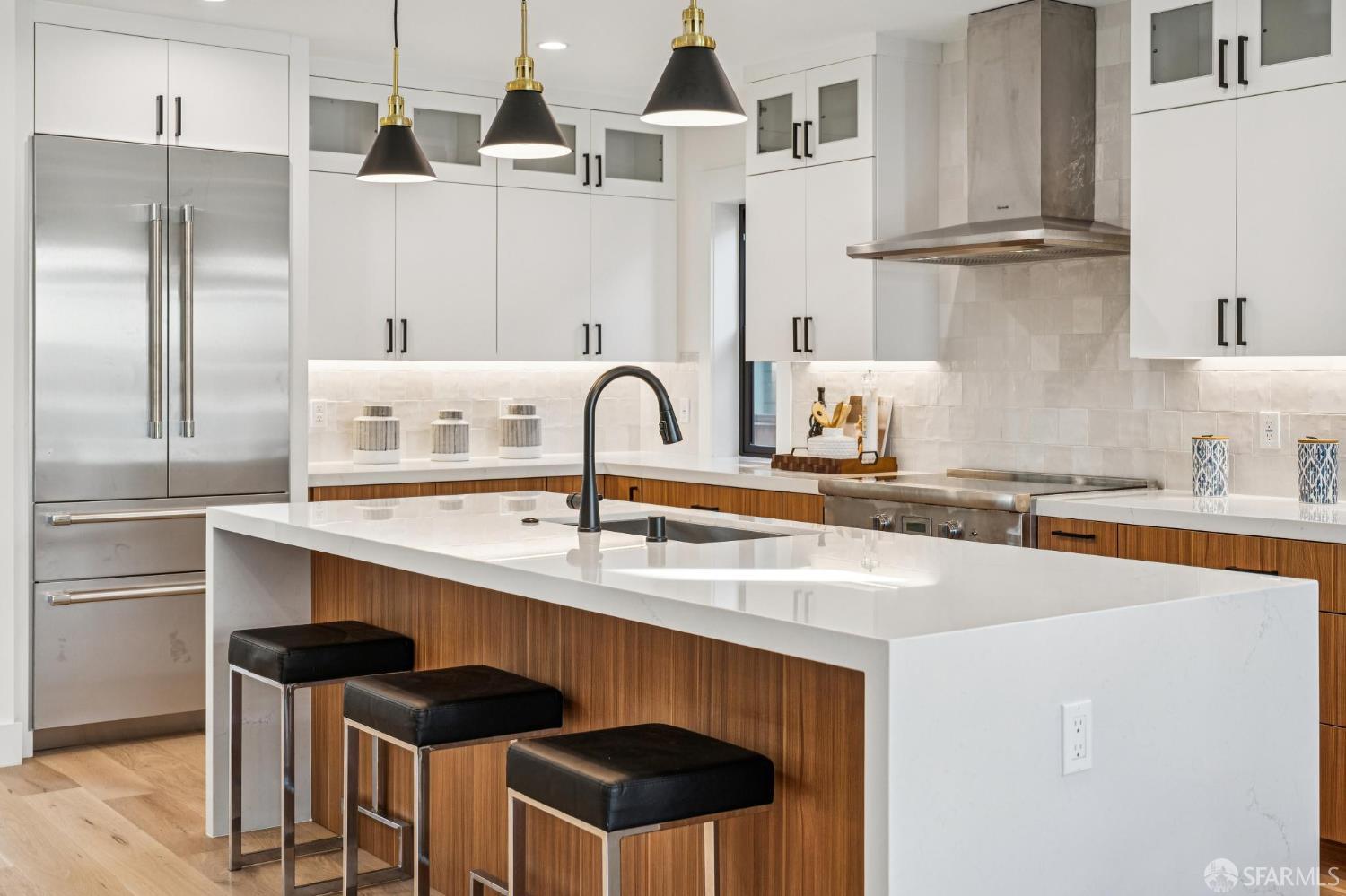 Detail Gallery Image 25 of 73 For 2411 Sixth St, Berkeley,  CA 94710 - 4 Beds | 4 Baths