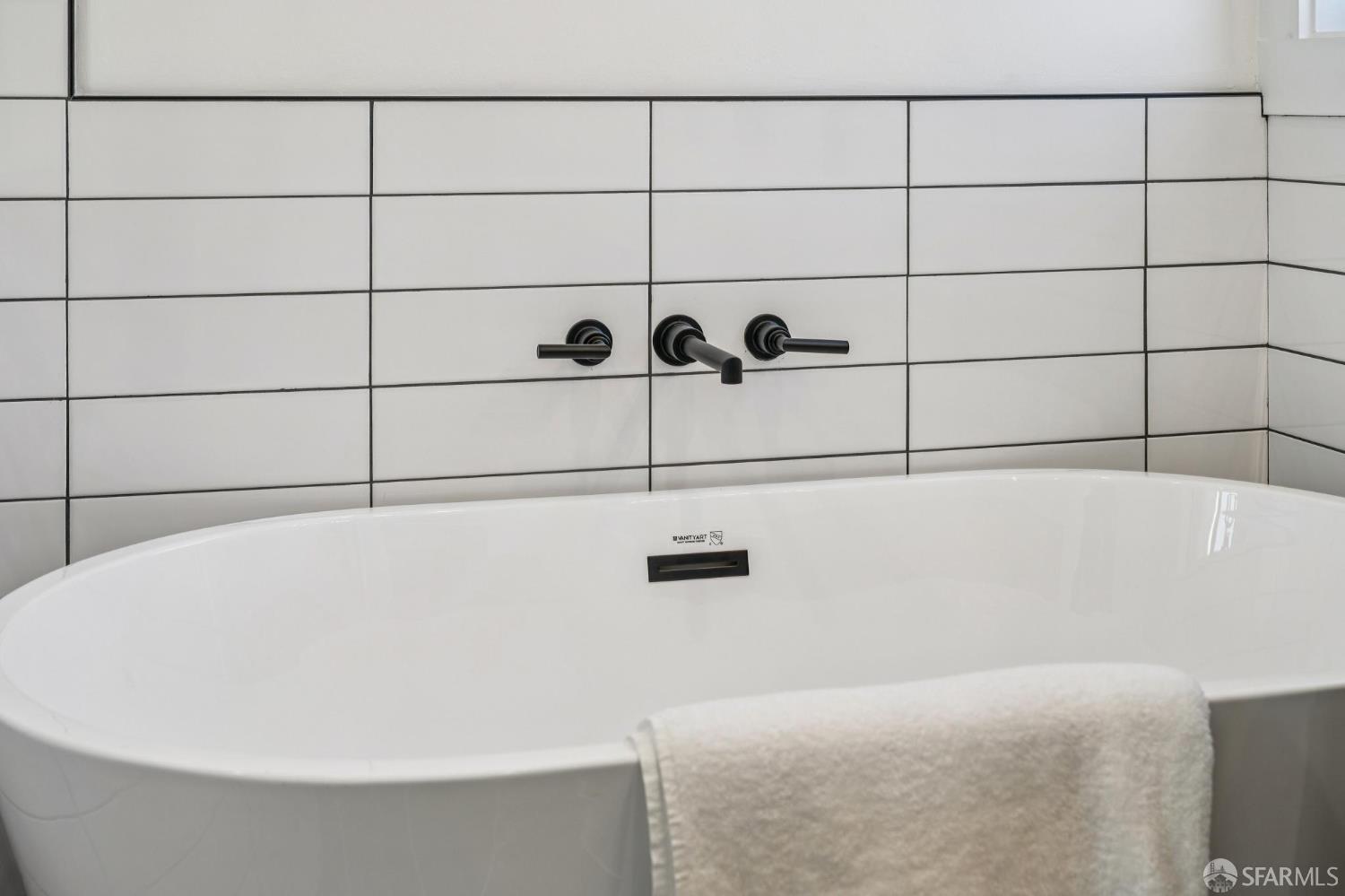 Detail Gallery Image 47 of 73 For 2411 Sixth St, Berkeley,  CA 94710 - 4 Beds | 4 Baths