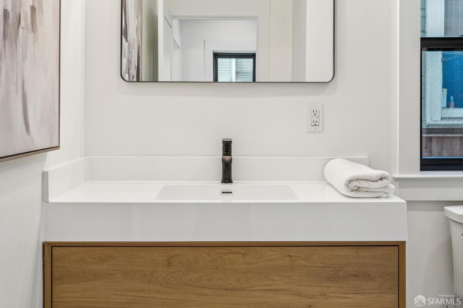 Detail Gallery Image 14 of 73 For 2411 Sixth St, Berkeley,  CA 94710 - 4 Beds | 4 Baths