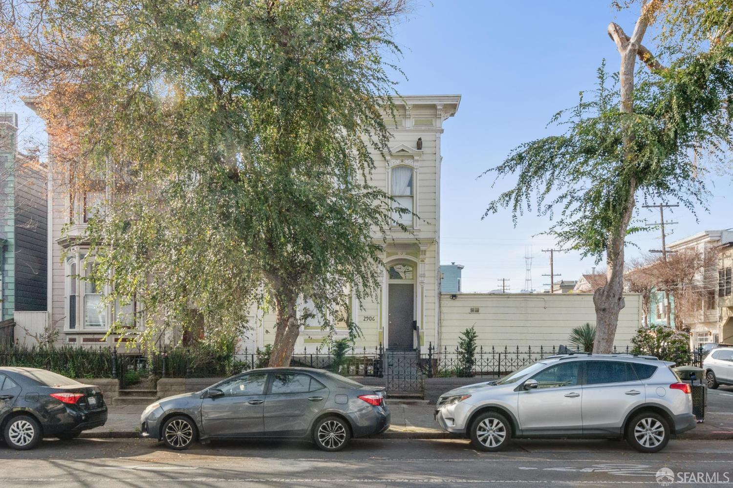 Detail Gallery Image 3 of 32 For 2906 Folsom St, San Francisco,  CA 94110 - – Beds | – Baths