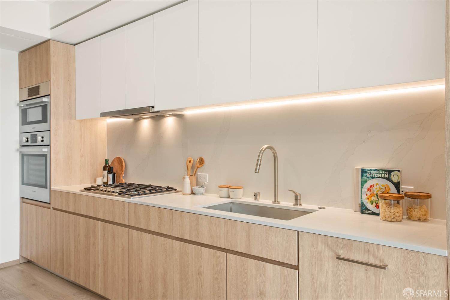 Photo #4: 426097866 Listing: Photo #4